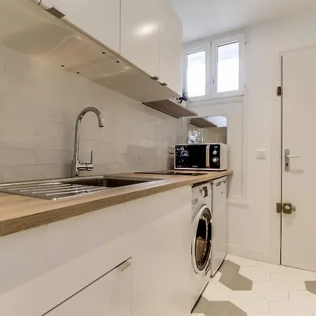 Cute 1 Bed With Balcony In The Heart Of The Marais アパート *
